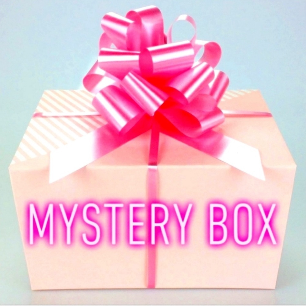 π Mystery Box - 5lb. Clothing and Jewelry Bundle Mystery Package πππ¦ - Picture 9 of 16